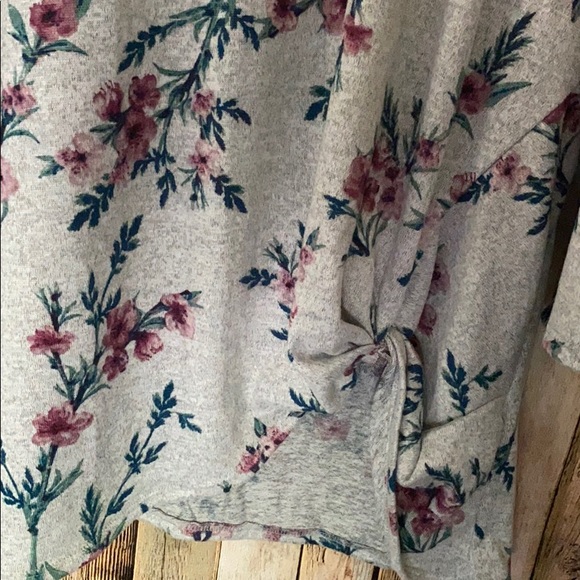 Floral sweater - Picture 2 of 3